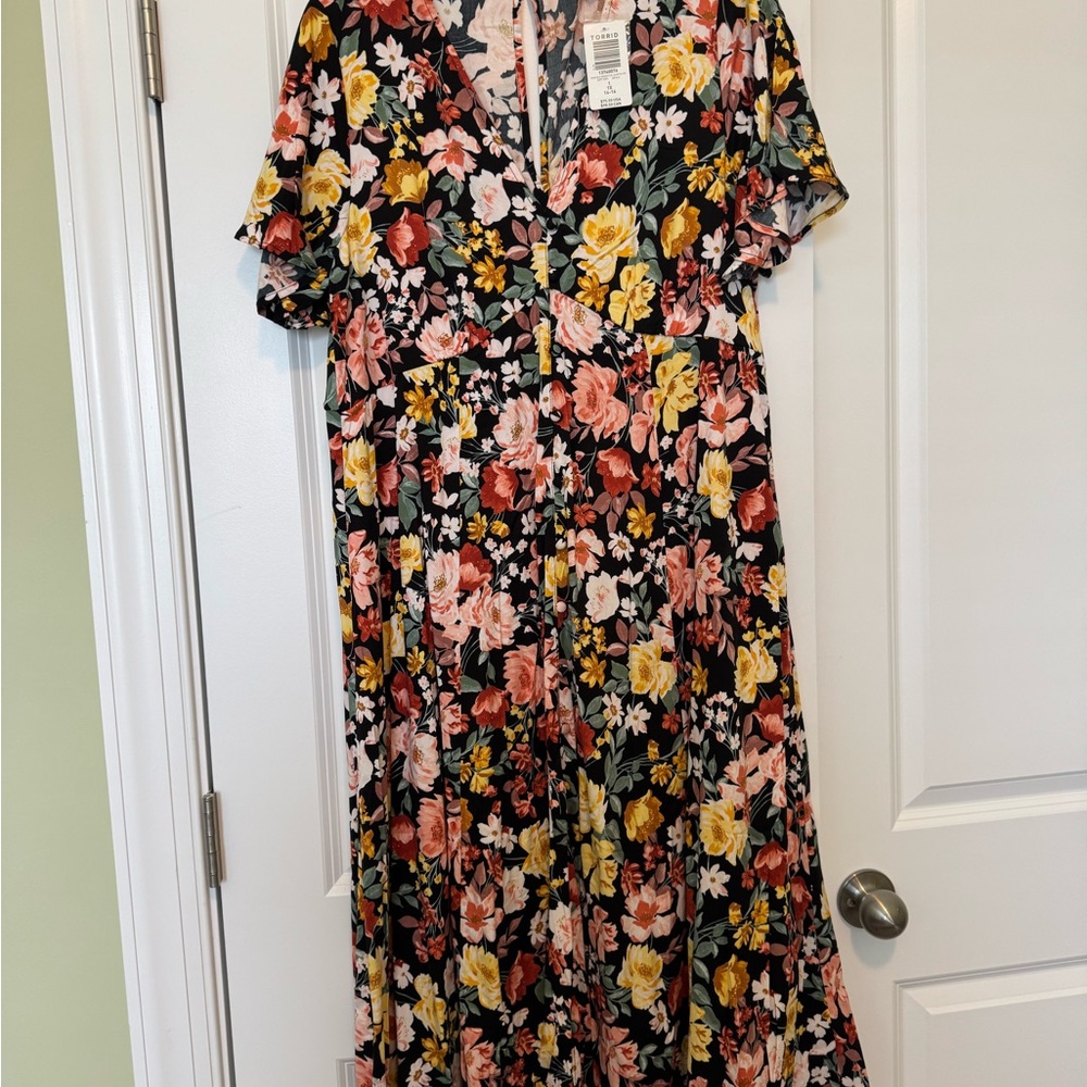 Brand New Torrid Floral V-Neck Maxi Dress